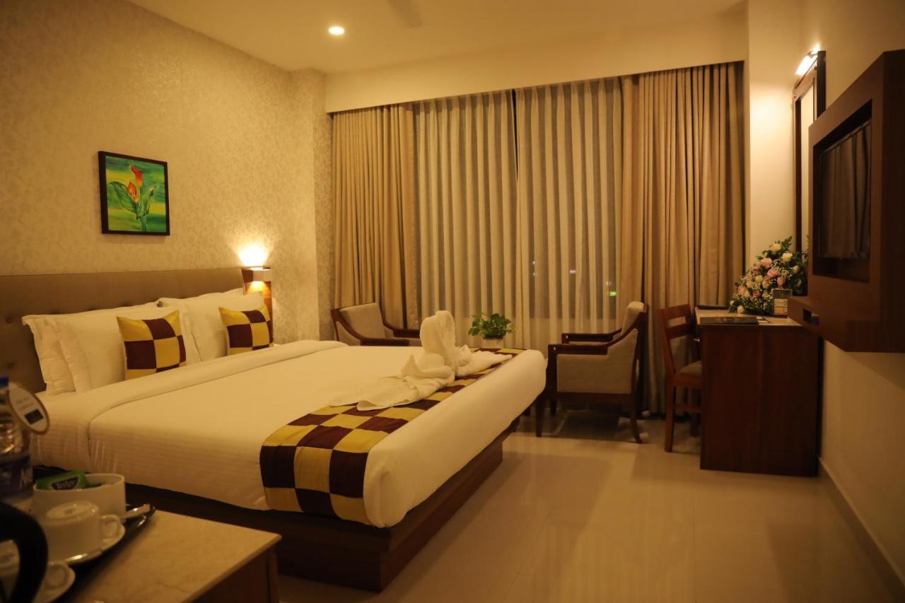 Hotel Kabani International Muvattupuzha Ngoại thất bức ảnh