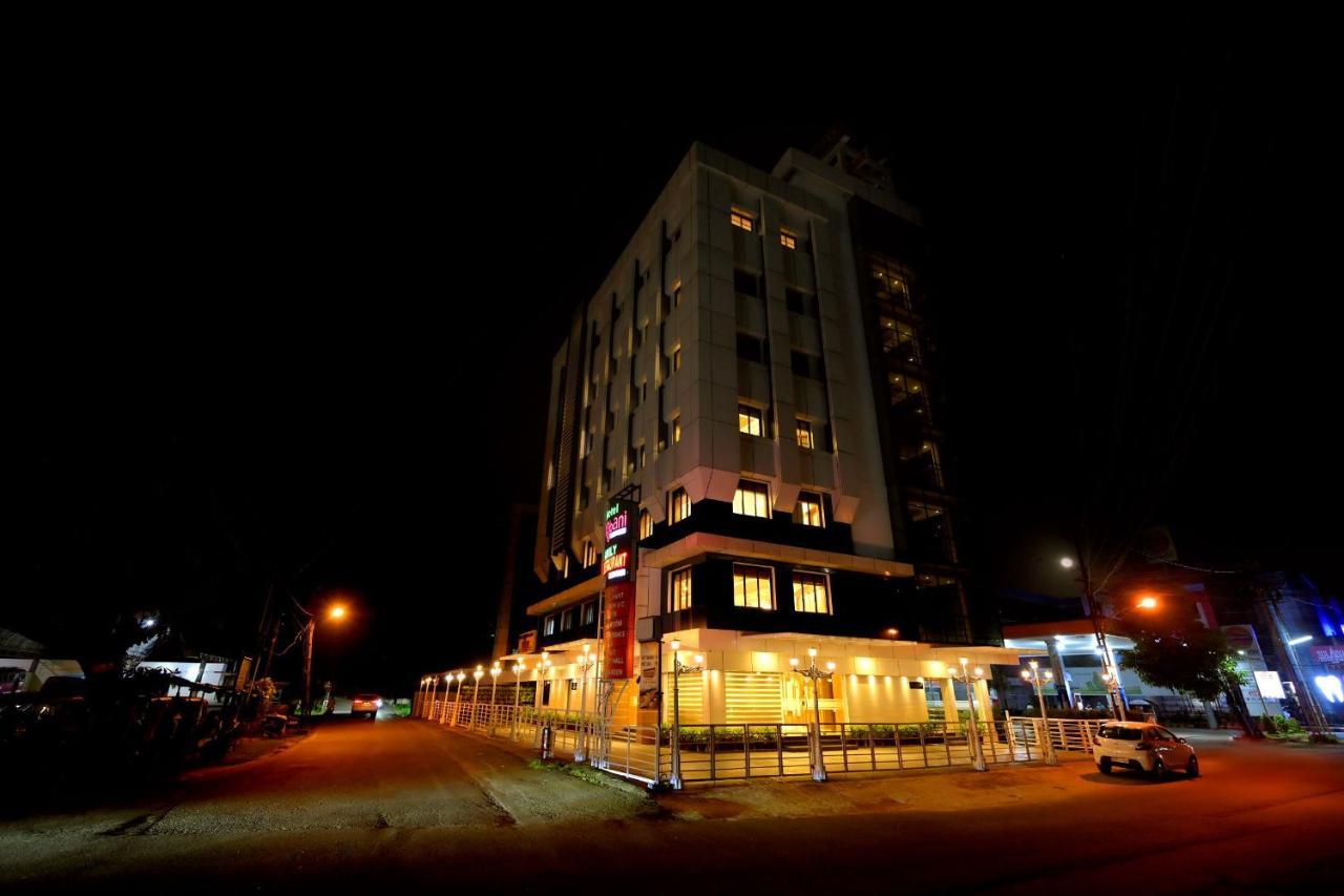Hotel Kabani International Muvattupuzha Ngoại thất bức ảnh