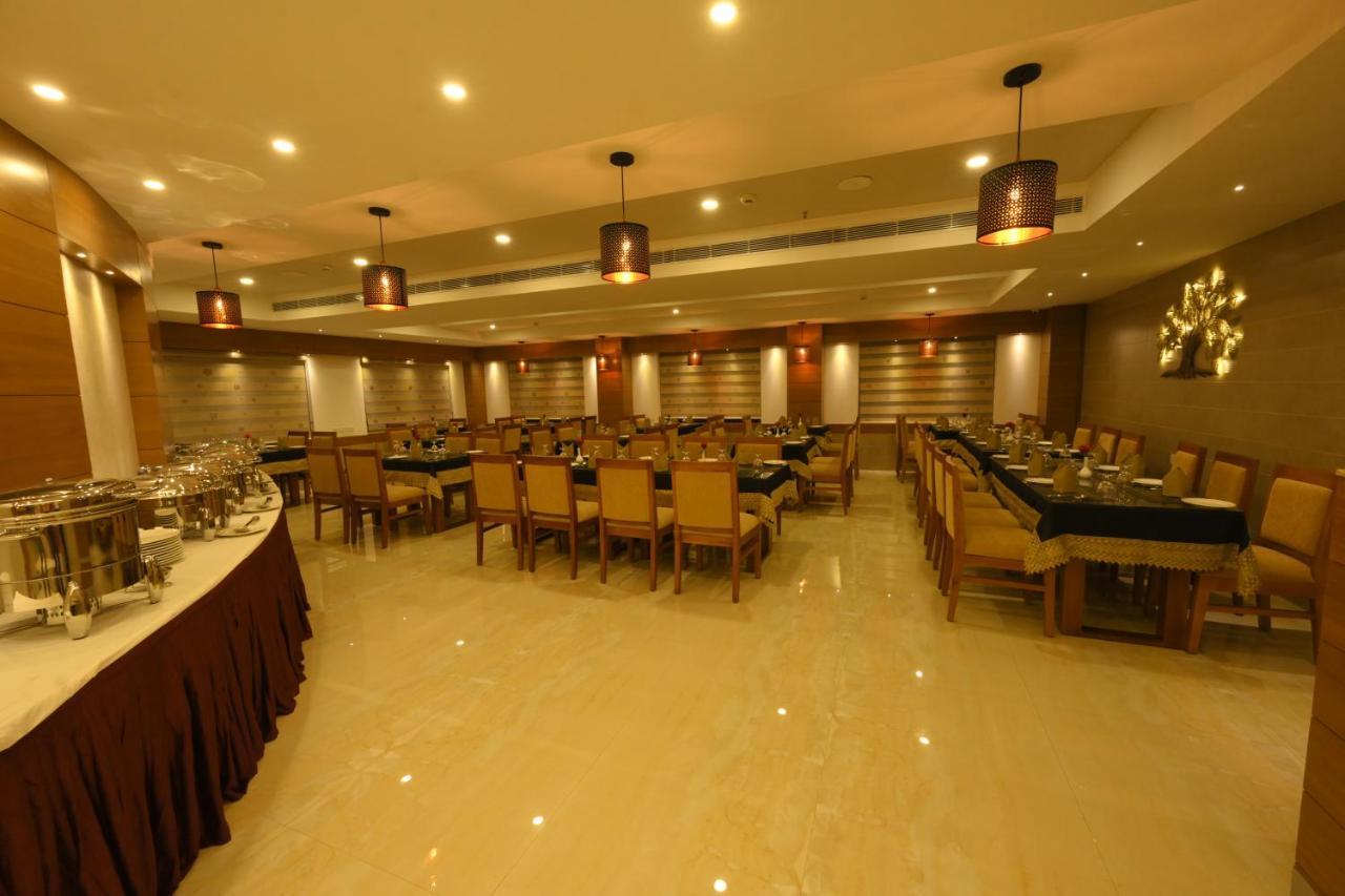 Hotel Kabani International Muvattupuzha Ngoại thất bức ảnh