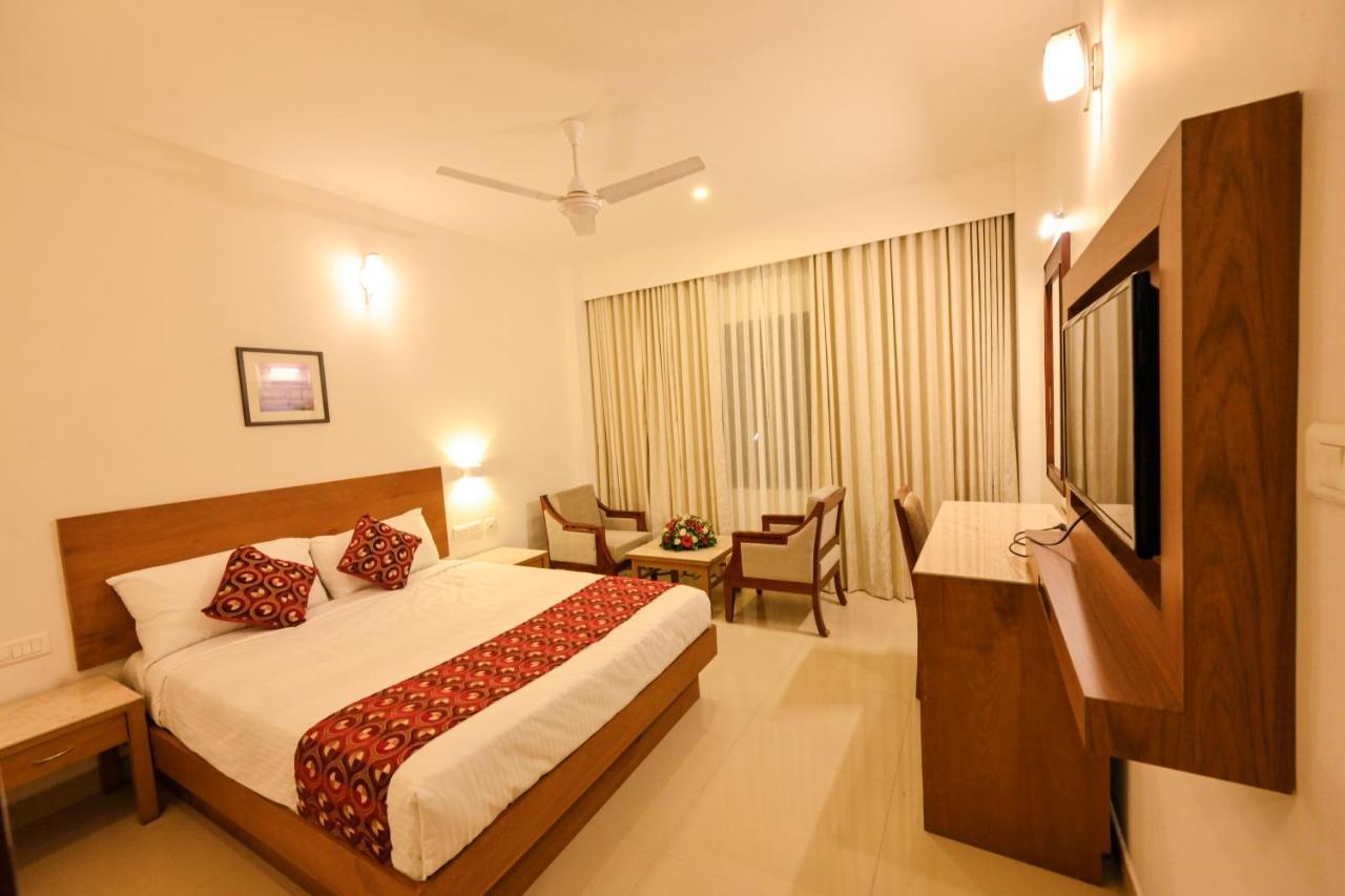 Hotel Kabani International Muvattupuzha Ngoại thất bức ảnh