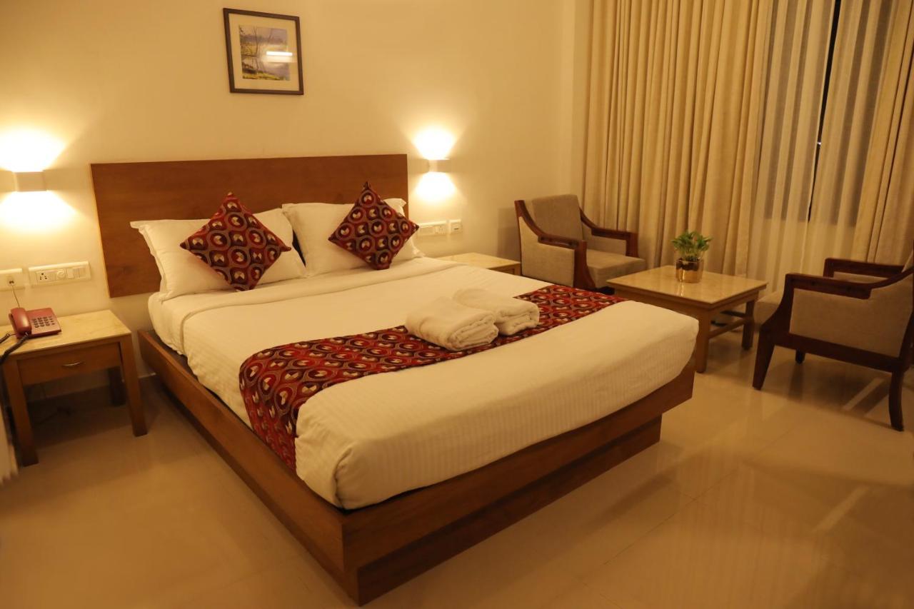 Hotel Kabani International Muvattupuzha Ngoại thất bức ảnh